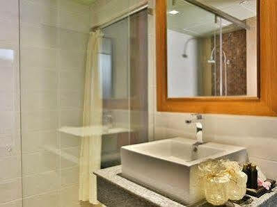 Casa Del M Phuket - Newly Renovated Hotel