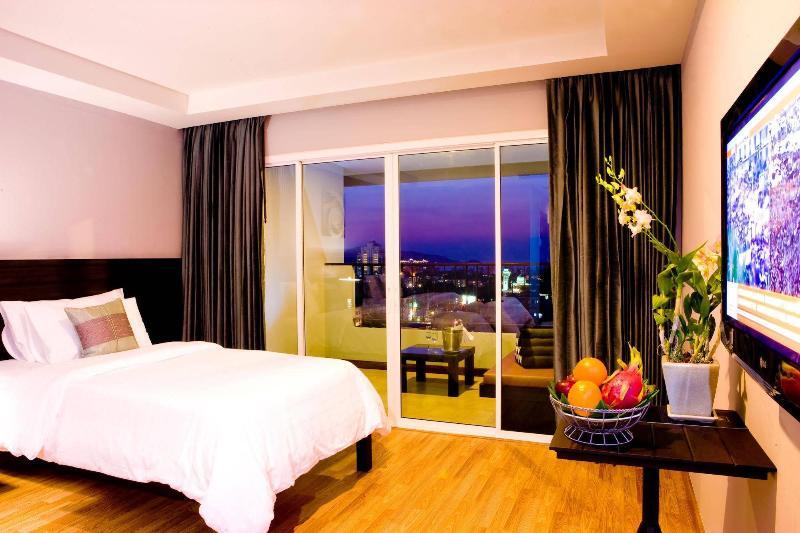 Casa Del M Phuket - Newly Renovated Hotel Patong