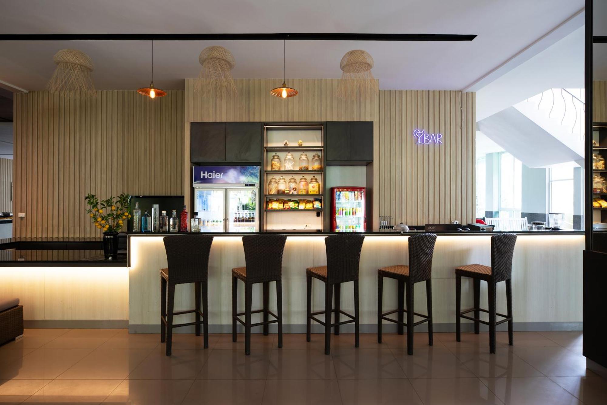 Casa Del M Phuket - Newly Renovated Hotell 4*